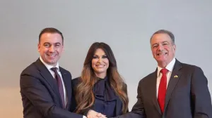 Financial Times a confirmat din surse sigure declarația lui Kimberly Guilfoyle referitoare la căderea Guvernului Bolojan: „Putem face asta în orice țară vrem. Putem face asta și aici