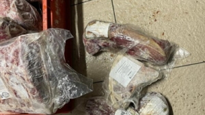 Firme olandeze acuzate de ANPC că schimbă valabilitatea alimentelor vândute în România.