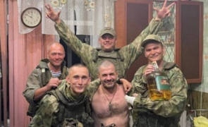 General rus despre recruții care merg rupți de beți la instrucție: