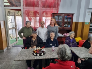 Gest Superb Mihai Căldăraru a oferit alimente și un tort pentru copii și persoanele vârstnice social-vulnerabile din București