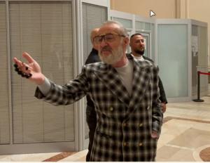 Gigi Becali, la Parlament „să consolăm băiatul