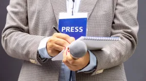 Google dă dreptul inteligenței artificiale să schimbe titlurile din mass-media direct în motorul de căutare în numele 