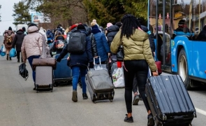 Guvernul vrea să reducă sumele acordate românilor care găzduiesc refugiați ucraineni. Motivația este de ordin imobiliar