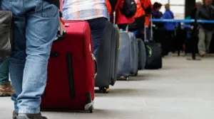 Haos în aeroporturi: aAvioanele zboară goale că pasagerii pierd zboruri din cauza noii reguli UE