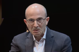 Ideologul elitei globale de la Forumul Economic Mondial descrie în amănunt scenariul în urma căruia AI va face depopularea planetei VIDEO