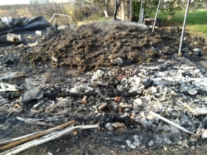 Incendiu la magazia de lemne a Mănăstirii Costineşti. Focul ar fi fost pus intenţionat de o persoană deocamdată neidentificată