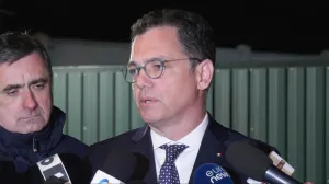 Inițiativa de interzicere a vânzării acțiunilor statului la companii profitabile, votată în comisia de specialitate din Senat