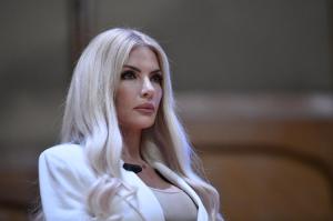 Ipocrizie maxima și turbo-tupeu: Laura Vicol atacă guvernul, din vacanță în Austria: 