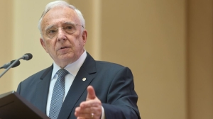 Isărescu despre eliminarea cash-ului și trecerea la bani digitali: