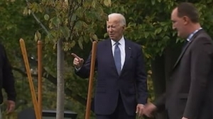 Joe Biden din ce in ce mai confuz. N-a mai găsit drumul spre Casa Albă: