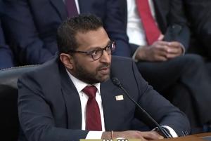Kash Patel a folosit funcția de director FBI pentru a-și crește profilul. Agenții secreți dezvăluie cererile exagerate ale șefului lor
