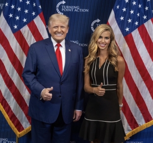 Katie Zacharia, noua purtătoare de cuvânt a lui Trump, debut cu stângul în prima sa conferință de presă. Casa Albă se află în încurcătură