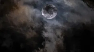 Luna recoltei se împerechează cu Saturn pentru un spectacol ceresc 2 la 1. Cum și-a primit numele?
