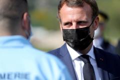 Macron a calificat decapitarea profesorului de istorie drept un
