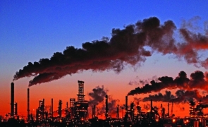 Magnații petrolului răspund în zeflemea ecologiștilor: