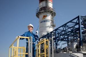 Mai mult de jumătate din profitul grupului austriac OMV vine din România. Compania anunță însă restructurări de aproximativ 1.000 de posturi
