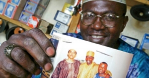 Malik Obama a scris pe Twitter că fratele lui - Barack Obama - este