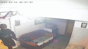Mascații au greșit din nou adresa. Au pus la pământ un cetățean nevinovat: