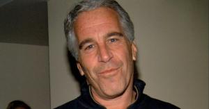 Misterul morții lui Jeffrey Epstein. Anunțul oficial al decesului a fost făcut cu o zi înainte ca miliardarul pedofil să fie găsit inconștient în celula sa