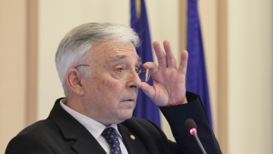 Mugur Isărescu: