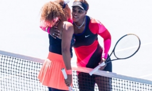 Naomi Osaka a spulberat-o pe Serena Williams la Australian Open şi va juca finala. Ar fi facut-o praf si pe Simona Halep?!