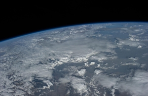 NASA face un anunț memorabil despre atmosfera Pământului: conform ultimelor date se întinde dincolo de Lună