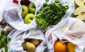 Nebunie în UE: Franța, Spania și Suedia se opun reducerii cu 50% a pesticidelor ca să nu piardă din profit!