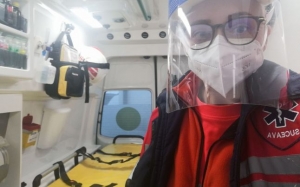 O asistentă medicală susţine că a muncit