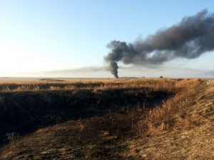 O cisternă cu trei tone de motorină a luat foc în Vrancea. Incendiul este violent