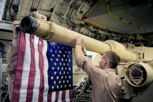 O criză transatlantică e gata să explodeze: Trump oferă arme Ucrainei, dar cere ca Europa să plătească nota