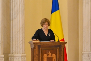 Oana Gheorghiu pornește un conflict între puterile statului, iar Nicușor Dan o apără, fiind dispus sa incalce Constituția