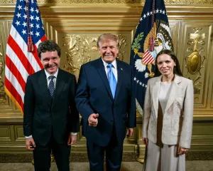 Oare ce-o fi de râs?! Nicușor Dan povestește că s-a hlizit la Donald Trump