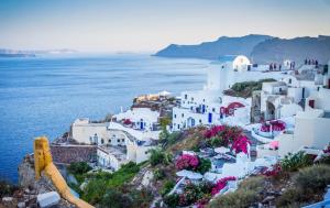 Ofertă inedită în Santorini: Cazare gratuită în schimbul a 24 de ore de muncă pe săptămână. Care sunt condițiile

