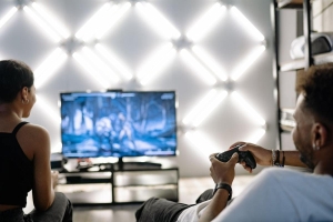 OLED, QLED sau MiniLED? Ghid practic ca să alegi televizorul potrivit pentru casa ta
