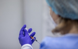 OMS: Persoanele în vârstă şi grupurile cu risc mai ridicat vor trebui să facă rapeluri ale vaccinului anti-Covid într-un interval de şase până la 12 luni