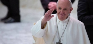 Papa Francisc se vaccineaza impotriva COVID: