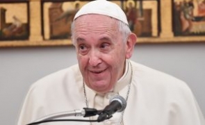Papa își dă binecuvântarea pentru înarmarea Ucrainei: