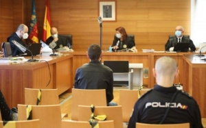 Pedeapsă exemplară pentru românul care a violat-o pe fetiţa partenerei sale. Bestia s-a lăudat cu abuzarea copilei care-i spunea 