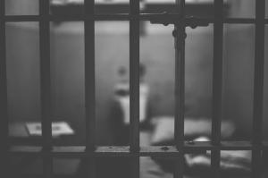 Pedeapsa primită de minorul care și-a ucis verișoara de doi ani pentru că i-a mâncat dulciurile. A lovit-o cu un cuțit și a strangulat-o, după care i-a ascuns trupul