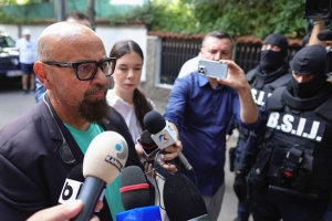 Piedone transmite un mesaj secret ca sa fie lasat in pace si sa nu intre iar la zdup:
