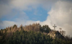 Povestea crucii din locul până unde s-a retras Mihai Viteazul din calea lui Sinan Pașa, după luptele de la Călugăreni