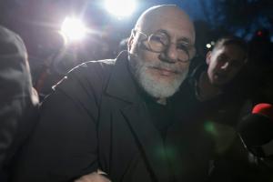 Psihologul Cristian Andrei, dus la audieri în cătușe! Ce ținea în mână, în timp ce era escortat de polițiști
