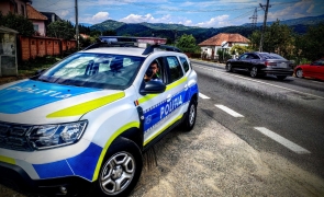 Radarele rutiere nu mai au voie să fie ascunse. Polițștii trebuie să stea la vedere cu mașini inscripționate!
