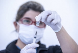 Reactii adverse grave! Danemarca suspenda vaccinul AstraZeneca. Mai multe persoane au facut cheaguri de sange periculoase