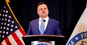 Revoltă în serviciile secrete americane. CIA și FBI blochează un plan controversat al lui Donald Trump, temându-se de un risc catastrofal
