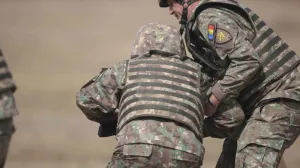 Rezerviști chemați la unitățile militare din trei județe din România
