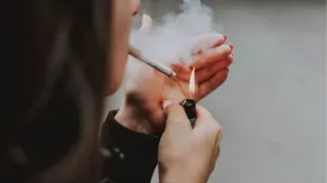 Risc redus de Parkinson la fumători: Un gaz toxic din fumul de țigară ar putea explica misterul
