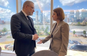 România ar putea direcționa o parte din veniturile companiilor energetice către reconstrucția infrastructurii energetice din Ucraina