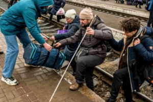Rușii încercuiesc orașele din Ucraina. Sute de mii de oameni nu mai au acces la ajutoarele trimise în țară