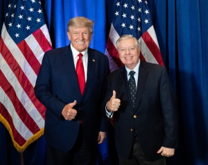 S-a descoperit cauza morții subite a apropiatului lui Trump. Ce a stabilit medicul legist în cazul decesului senatorului Graham după vizita la Zelenski
